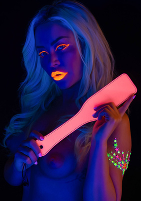 Klepka Do Seksu BDSM Świecąca w Ciemności TABOOM – GLOW IN THE DARK PADDLE! 17207 pink