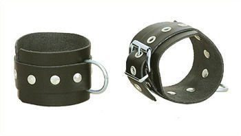 Wzmocnione Kajdanki na nogi z półkolami i łańcuchem Leder 2007 A