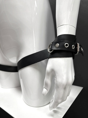 Kajdanki na ręce i uda z półkolami do łańcuchów Leder 2015