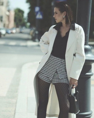 Rajstopy w serduszka 60 DEN Cherie Gabriella – romantyczny wzór