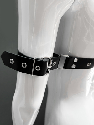 Kajdanki spinane na plecach Leder 2016