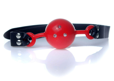 Knebel z oddychającą kulką Fetish Breathable Ball Gag Red regulowany BDSM